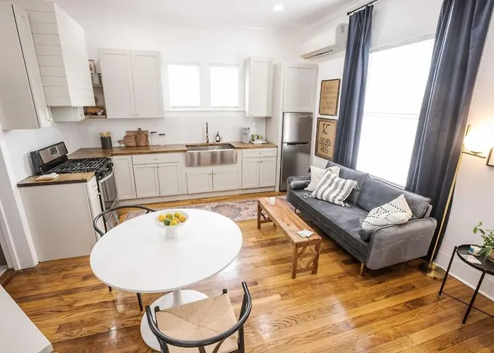 Work Crew Haven: Spacious Corporate Hébergement de vacances Lafayette